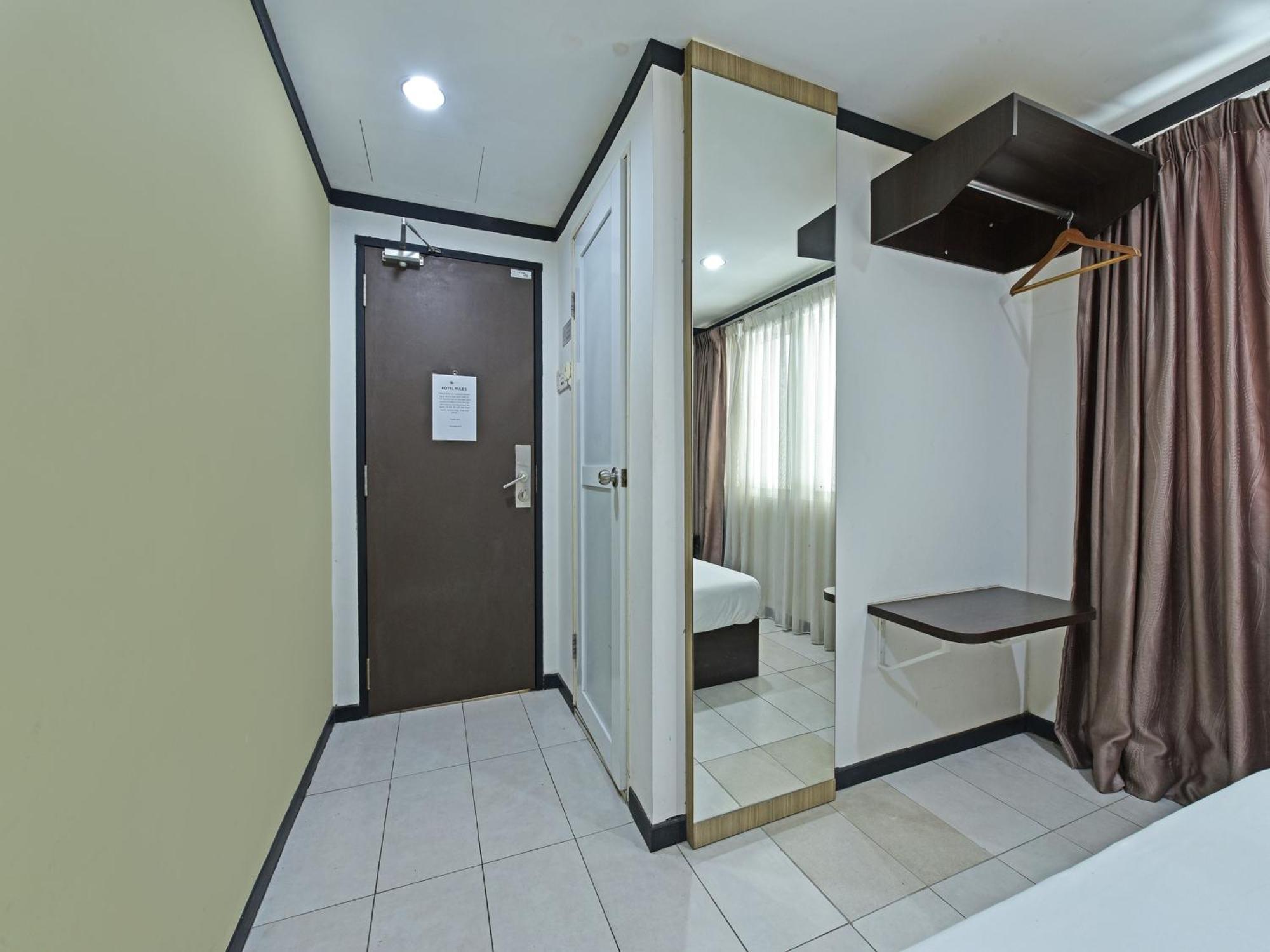 Oyo 91009 One Enigma Hotel Куала-Лумпур Екстер'єр фото